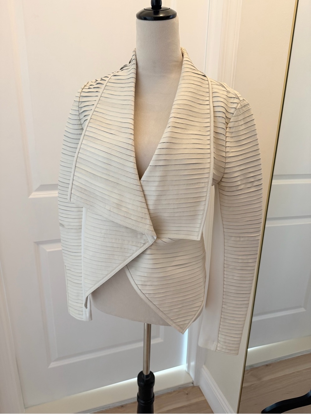 MARCIANO SHAYNA DRAPE LEATHER JACKET PALE PEARL SIZE 44